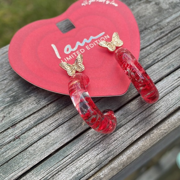 ⚜️I AM Gold Butterfly Studs & Acrylic Real Red Flower Half Hoop Earrings! NWT! - Picture 3 of 3
